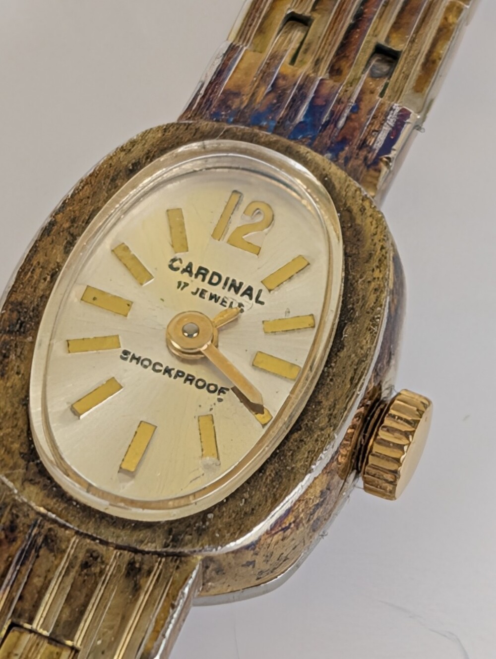 Cardinal 17 Jewels Shockproof Vintage Women's Gold Tone Oval Wristwatch